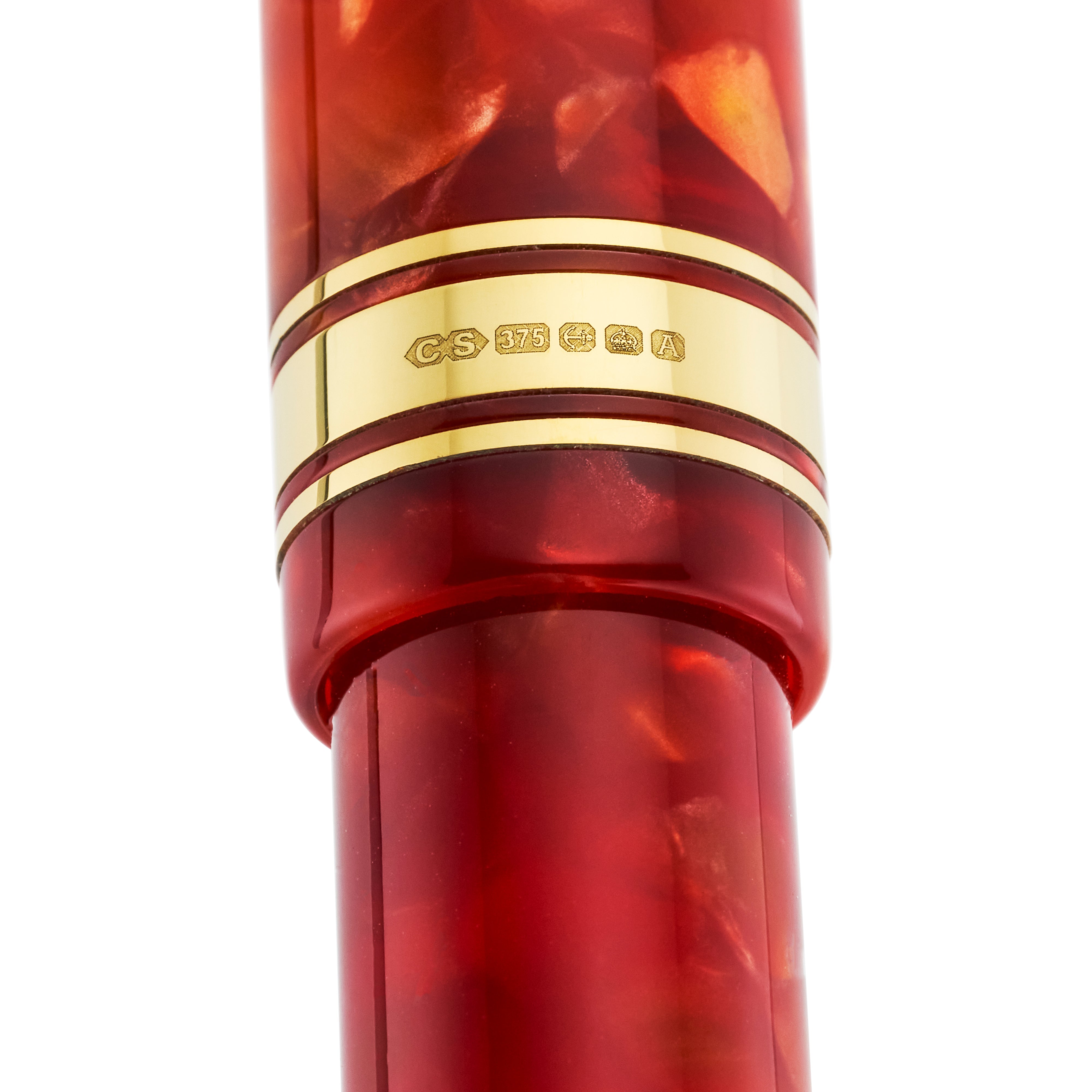 Close-up of the gold cap band hallmarked CS 375 on the Conway Stewart Series 100 Cherry Red fountain pen